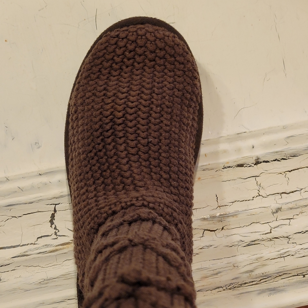 Ugg Classic Argyle Knit Boots 101 - Picture 5 of 12